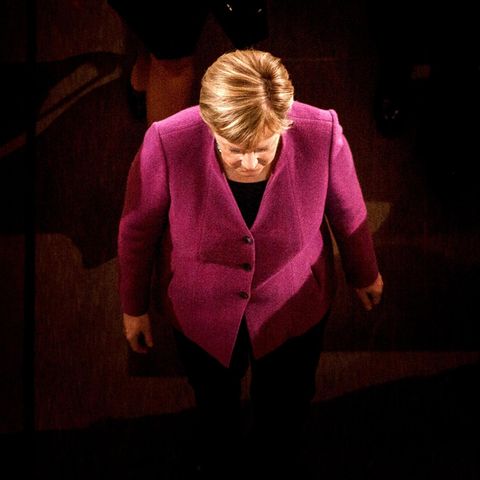 Merkel in Magenta:Für ihre Rede am Tag der Deutschen Einheit 2018 wählte die Kanzlerin eine Jackenfarbe, die für Harmonie steht
