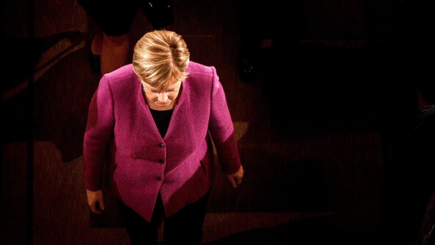 Merkel in Magenta:Für ihre Rede am Tag der Deutschen Einheit 2018 wählte die Kanzlerin eine Jackenfarbe, die für Harmonie steht