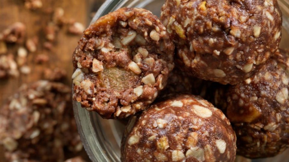 3-Zutaten-Rezepte: Energy Balls ganz einfach Zuhause zubereiten 3-Zutaten-Rezepte: Energy Balls ganz einfach Zuhause zubereiten