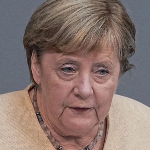 Letzte Bundestagsdebatte: Wahlkampf im Bundestag: Merkel wirbt offensiv für Laschet und kassiert Buhrufe