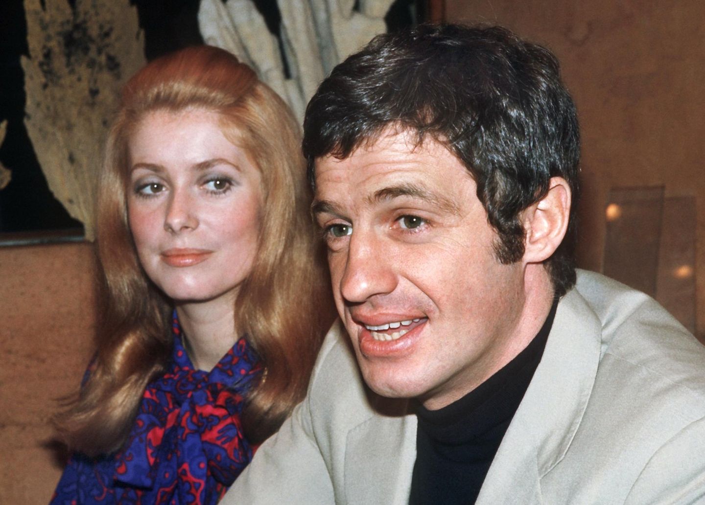 In den 1960er Jahren gehörte Jean-Paul Belmondo zu den größten Stars des französischen Kinos - neben Catherine Deneuve (Foto), Alain Delon und einer Handvoll anderen Schauspielern. Allein zwischen 1960 und 1964 war er in 28 Filmen zu sehen.