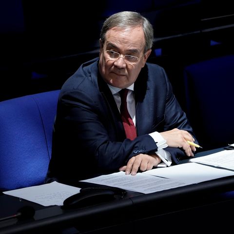 Exklusiv: Wucherpreis, Millionenprovisionen und fehlende Lieferungen: Der dubiose Maskendeal der NRW-Regierung