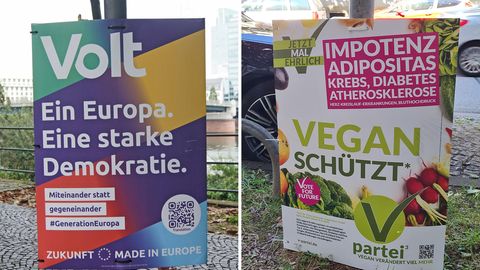 Werbeplakate der Parteien Volt und V-Partei³ für die Bundestagswahl am 26. September