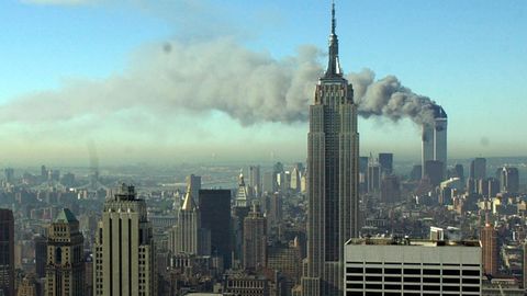 Das New Yorker World Trade Center qualmt