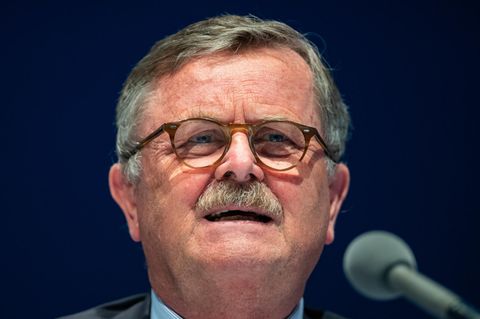 Frank Ulrich Montgomery: 2G-Regel soll Anreiz zur Impfung sein