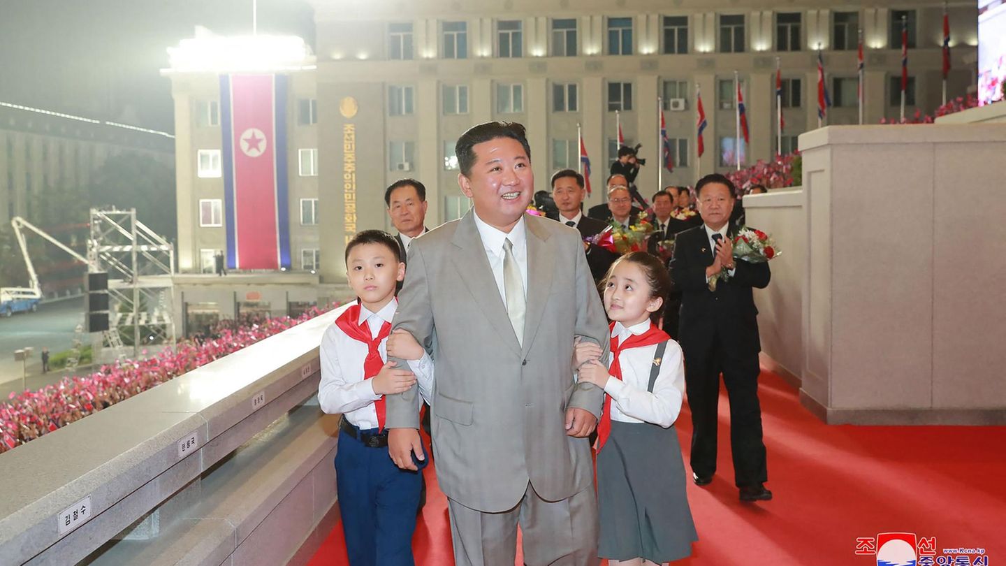 Kim Jong Un mit Kindern