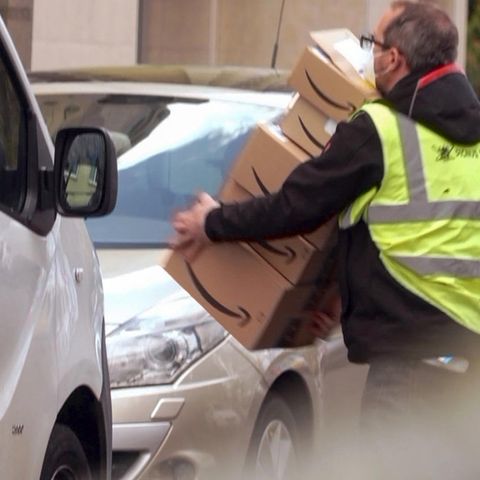 Alexander Römer in seinem Job als Amazon-Bote