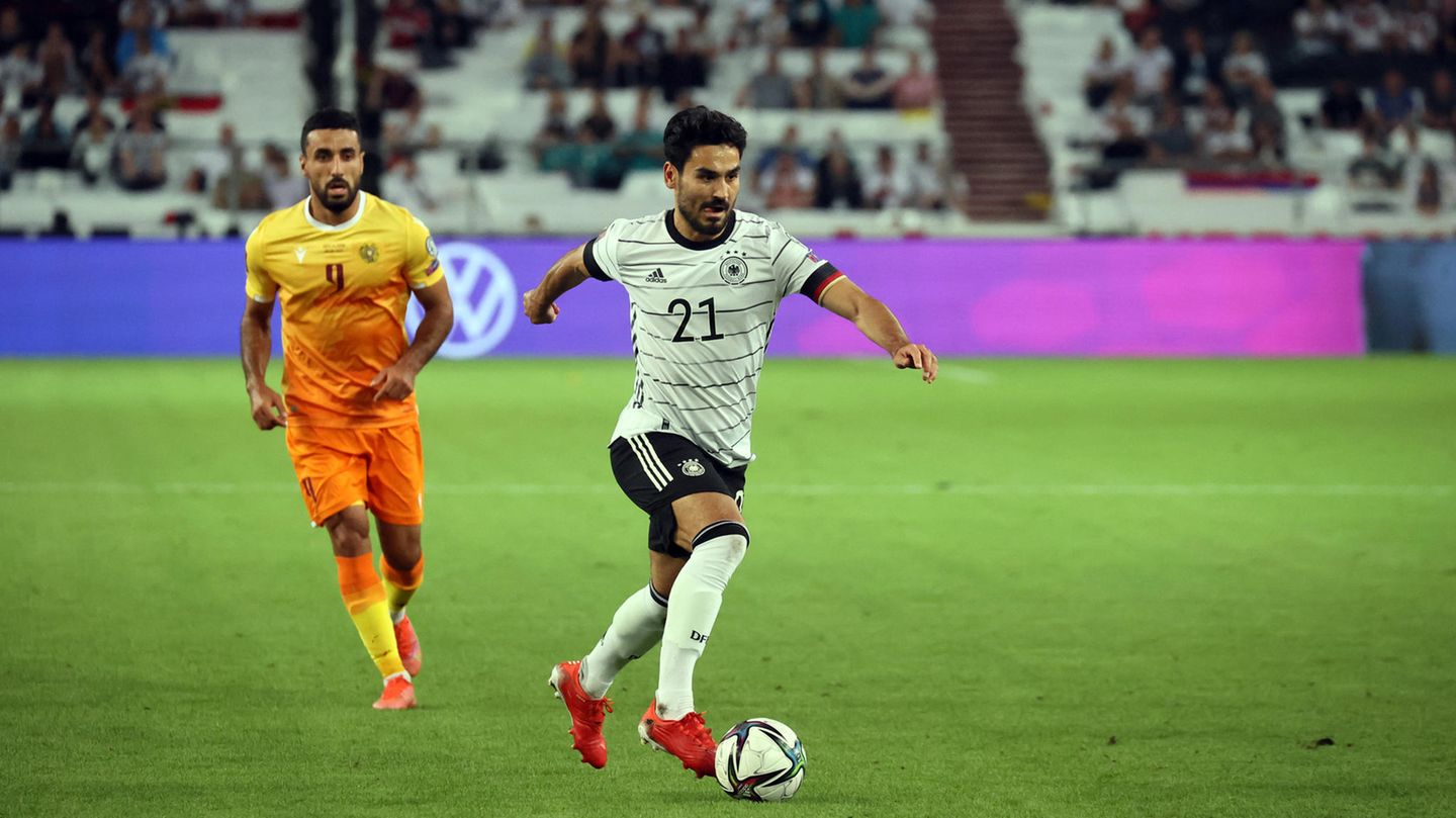 Verlierer: Ilkay Gündogan saß im schwachen Spiel gegen Liechtenstein zunächst auf der Bank, belebte das Spiel nach seiner Einwechslung aber nicht mehr. Gegen Armenien wurde er in der 60. Minute eingewechselt, als das Spiel bereits entschieden war. Gegen Island rutschte er ins Team, weil Marco Reus angeschlagen abgereist war und lieferte eine solide Leistung ab. Stehen alle Kräfte zur Verfügung, dürfte für Gündogan nur der Platz auf der Bank bleiben.