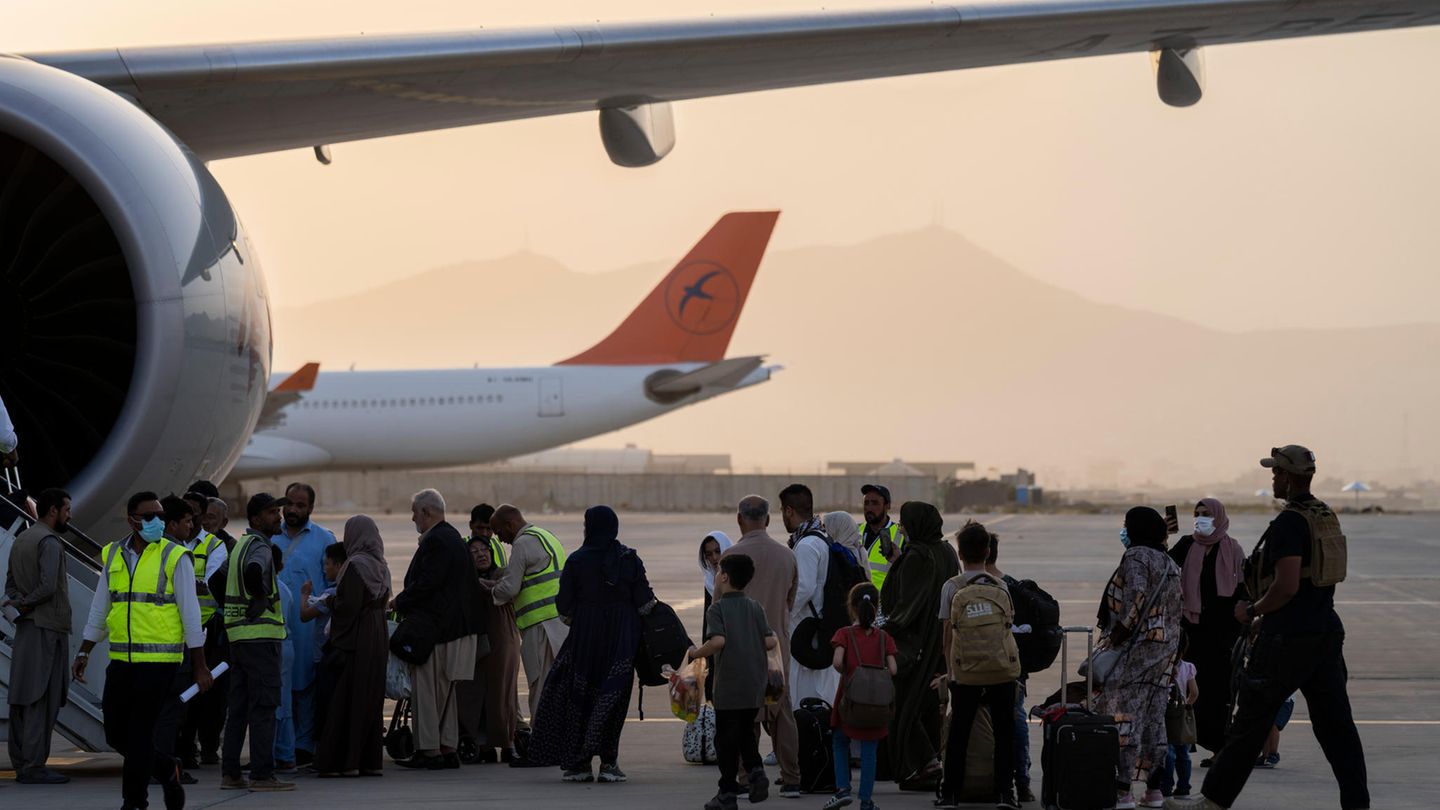 15 Germans evacuated from Afghanistan with civil aircraft