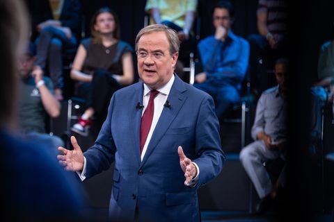 Armin Laschet spricht in der ZDF-Sendung "Klartext"