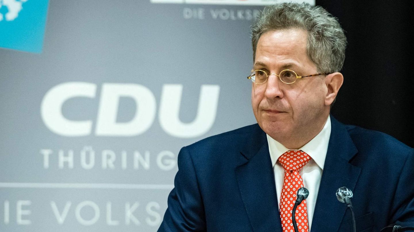 Hans-Georg Maaßen vor dem Logo der CDU Thüringen