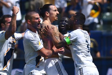 Ashley Cole Zlatan Ibrahimovic