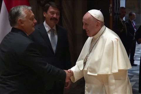 Video: Papstreise bringt Franziskus nach Budapest