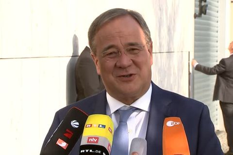 Bundestagswahlkampf: Laschet nach zweitem TV-Triell optimistisch: "Das war ein doppelt guter Abend"