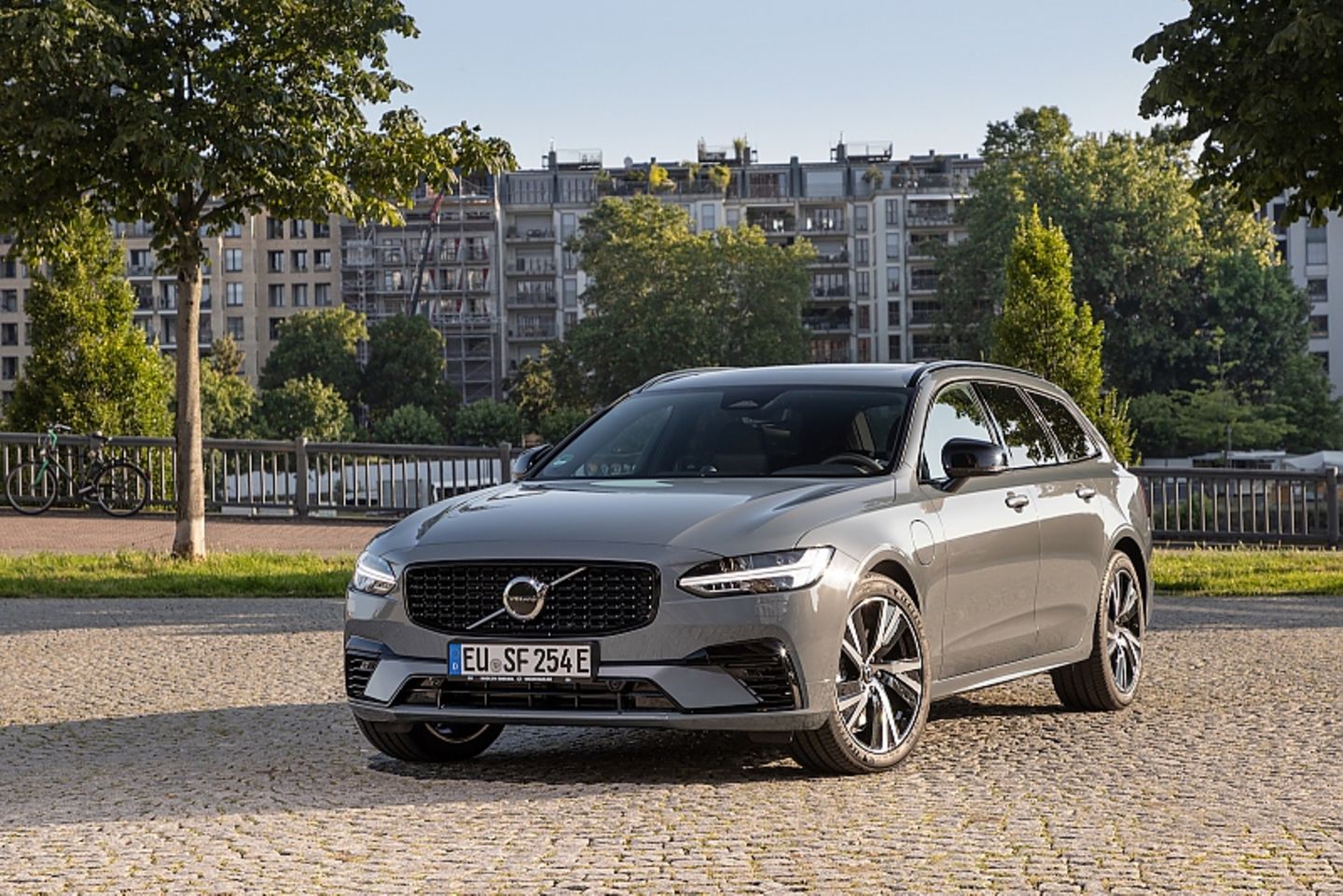 Volvo V90 Recharge T6 AWD