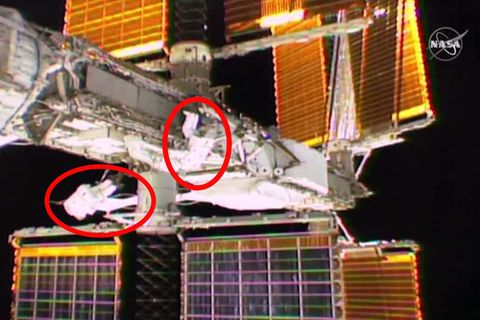 Internationale Raumstation: Sechsstündiger Spaziergang im All: Astronauten tauschen Solaranlage der ISS aus