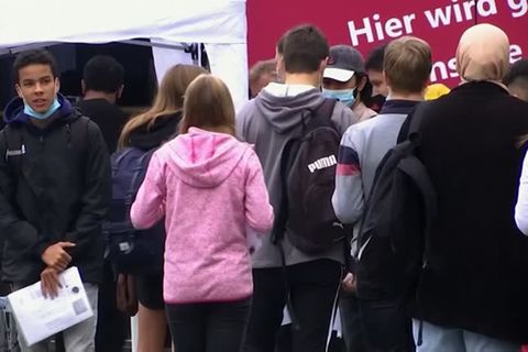 Video: Kinderleicht: Impfen auf dem Schulhof
