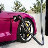 Laden beim Porsche Taycan