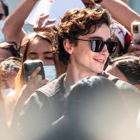 Beim Filmfestival von Venedig sucht Chalamet die Nähe zu seinen Fans