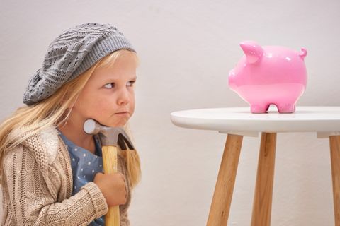 Wer früh anfängt, fürs Kind zu sparen, kann auf ordentliche Summen kommen