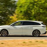 Trotz der stattlichen Länge ist das Platzangebot im Fond eher begrenzt