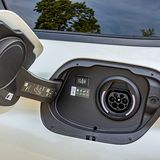 Die 12,4 kWh-Batterie ist an einer Wallbox nach 1:55 Stunden vollständig gefüllt