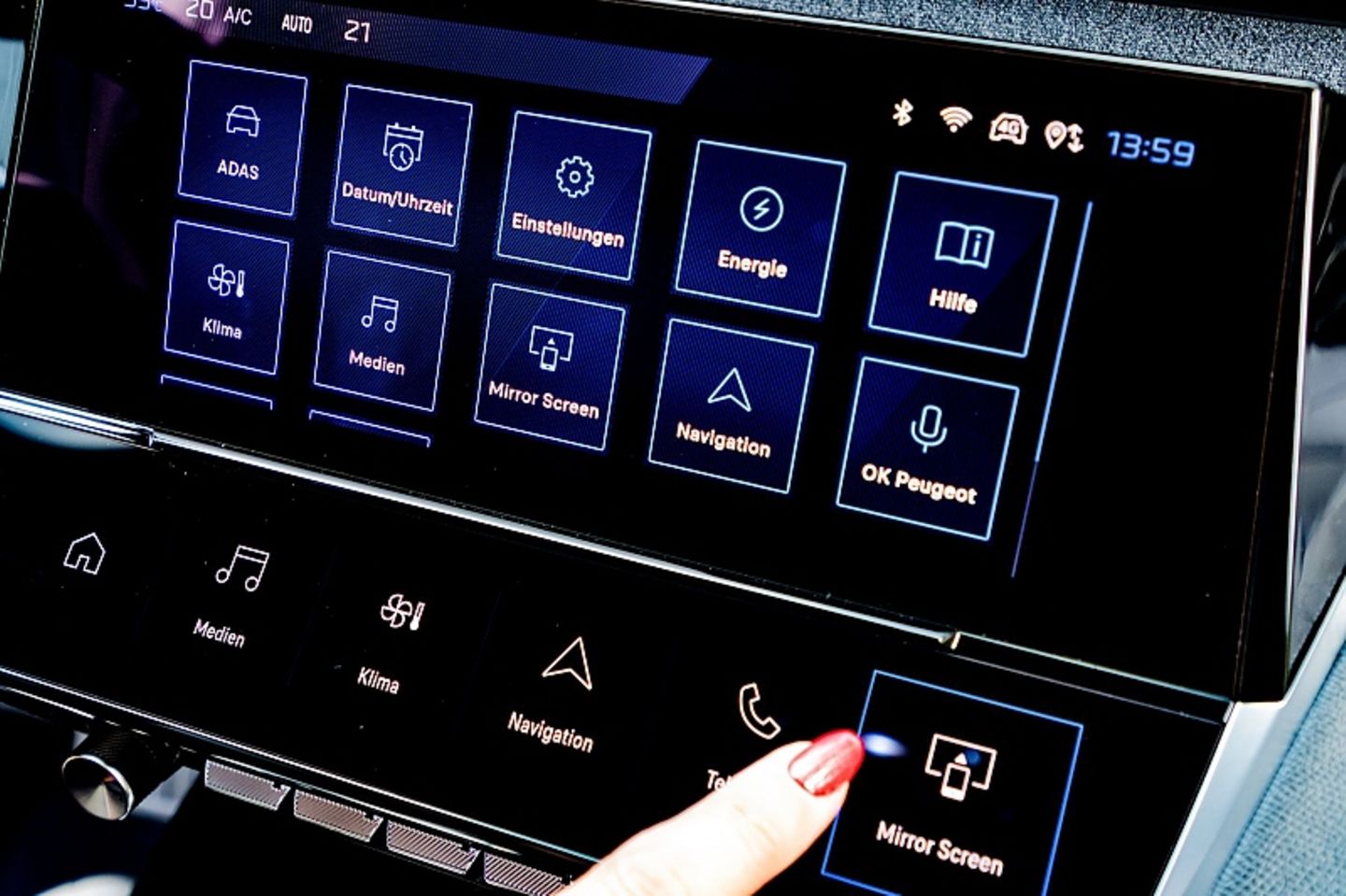 Die Kacheloptik des Infotainments ähnelt der des neuen Opel Astra
