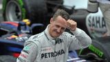 Schumacher hebt nach dem Rennen in Sao Paulo den Daumen