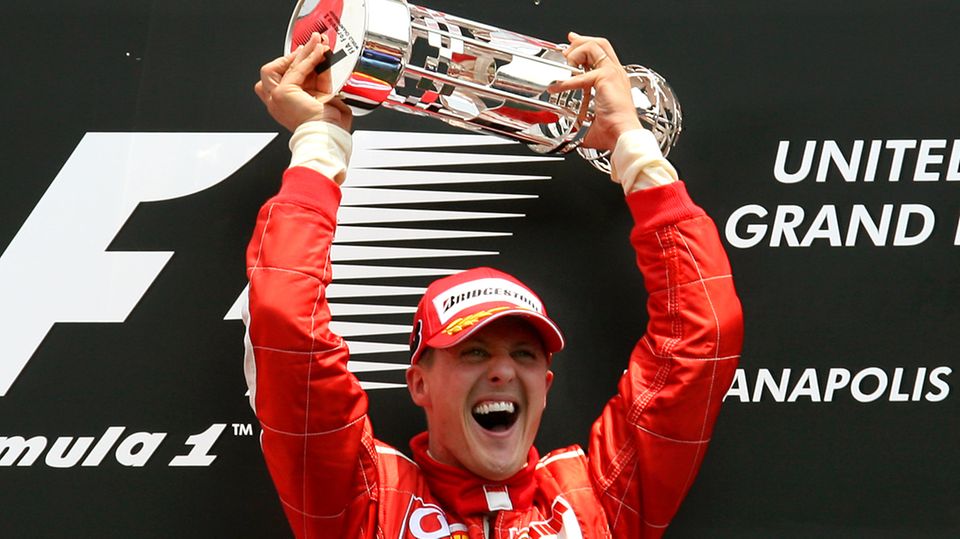 Insgesamt 91 Siege feierte Michael Schumacher in seiner Formel-1-Karriere. Bis zu seinem Karriereende war das absoluter Spitzenwert. Mit einem Sieg in Portugal löste Lewis Hamilton Schumacher im Oktober 2020 an der Spitze ab.