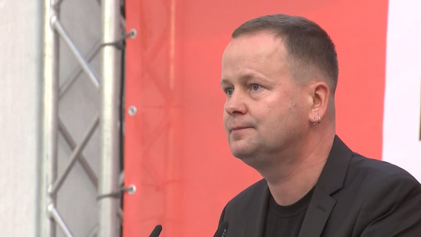 Video: Berlin: Linken-Spitzenkandidat Klaus Lederer kämpft ums ...