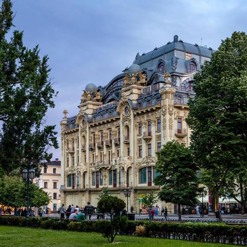 Prachtbau in der Flaniermeile Deribasiwska