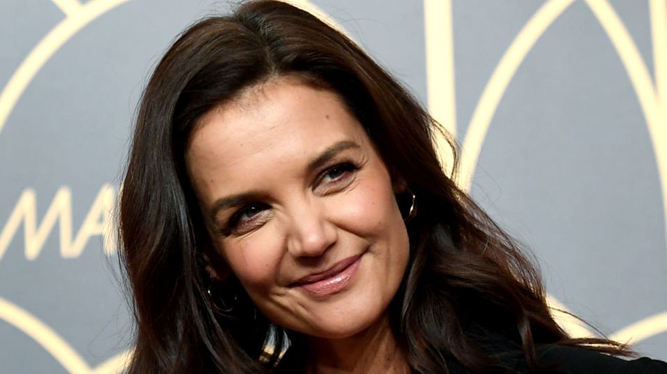 Katie Holmes zeigt ihre Dehnungsstreifen und begeistert damit ihre Fans Katie Holmes zeigt ihre Dehnungsstreifen und begeistert damit ihre Fans