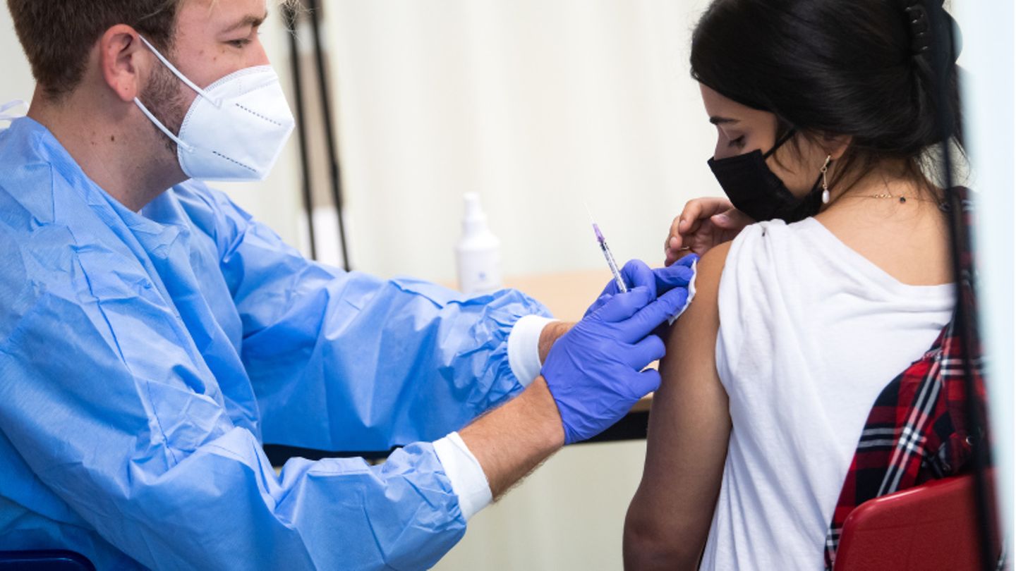 Corona: does vaccination affect the cycle?  Immunologist wants examination