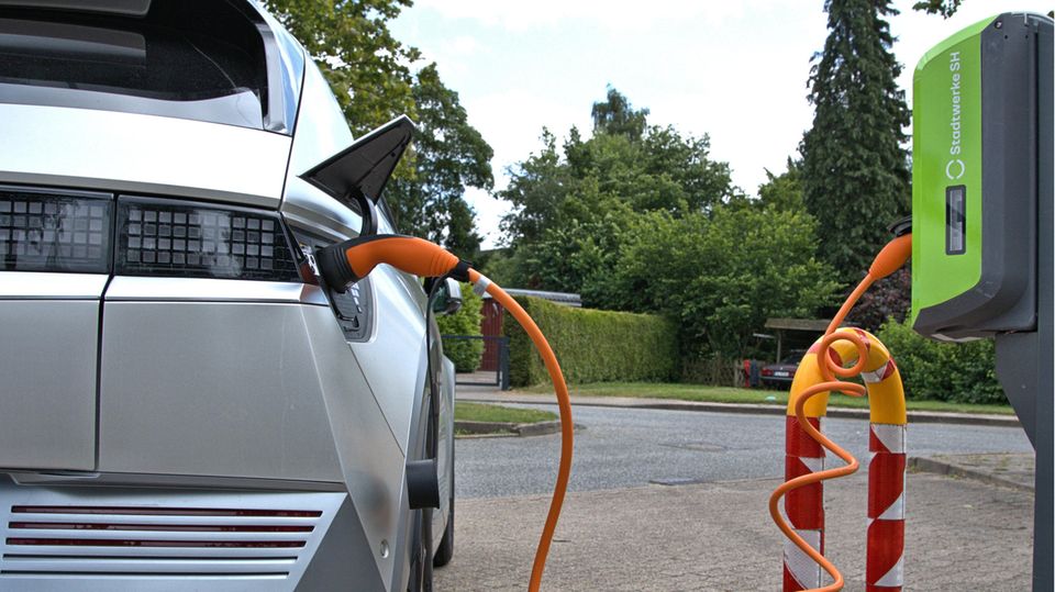 Elektroauto beim Laden