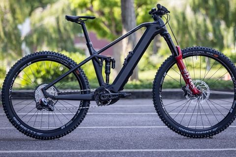 Mountainbike von Bulls mit dem 750 Wh Powertube-