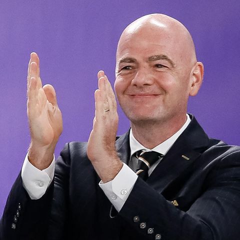 Gianni Infantino während der Siegerehrung der Strandfußball-WM in Moskau Ende August