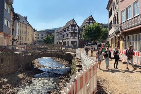 In Bad Münstereifel haben die Aufbauarbeiten begonnen