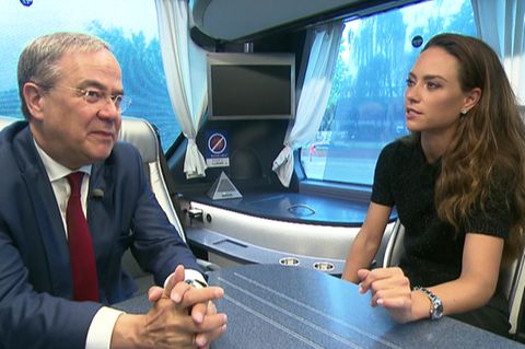 RTL-Reporterin Franca Lehfeldt im Gespräch mit Armin Laschet (CDU)