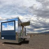 Mit seinem stabilen Fahrgestell kann der Trailer auch abseits von Straßen bewegt werden.