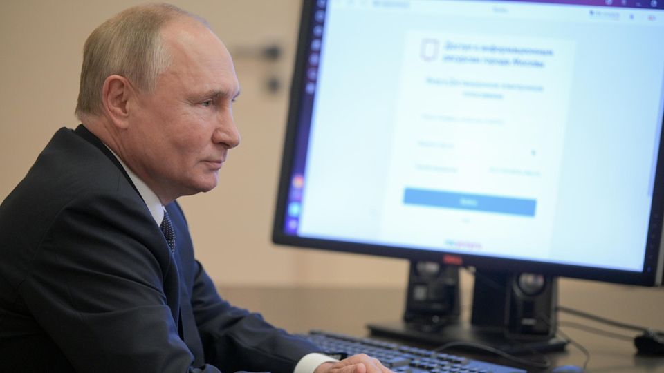 Duma-Wahl in Russland: Wladimir Putin will seine Stimme am 17. September online abgebeben haben. 