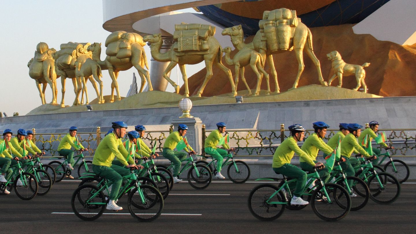 Turkmenistan: Eine Fahrradparade
