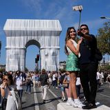 Die Verhüllung des Arc de Triomphe durch Chirsto und Jeanne-