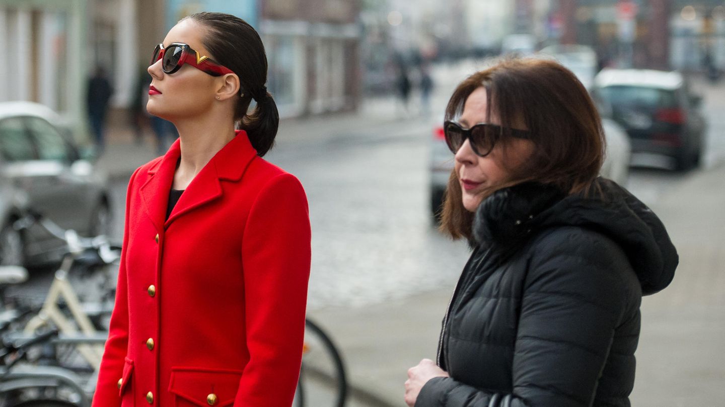 Vip News: Nathalie Volk defends herself against her mother