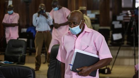Paul Rusesabagina nimmt an seiner Gerichtsverhandlung teil