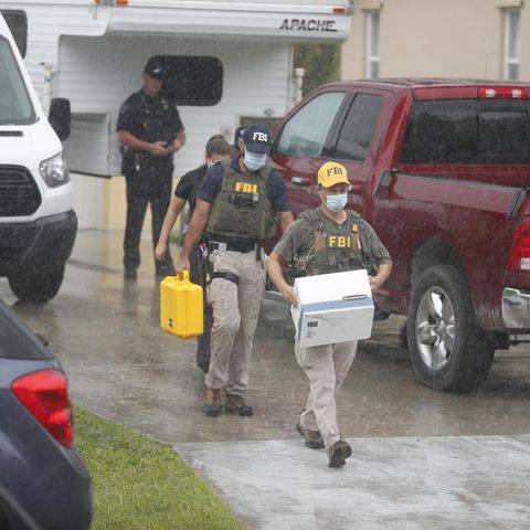 Ermittler und Beamte durchsuchen das Haus der Eltern von Gabby Petitos Freund in Florida