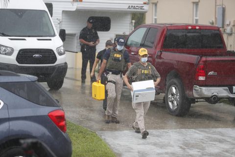 Ermittler und Beamte durchsuchen das Haus der Eltern von Gabby Petitos Freund in Florida