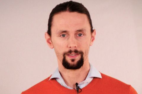 Profi-Fussballer Neven Subotic: "Frieden können wir nicht verteilen, Wasser schon"