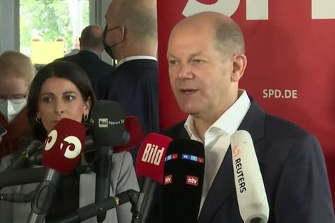 Video: Scholz warnt Wirtschaft vor erneuter Führung durch Union