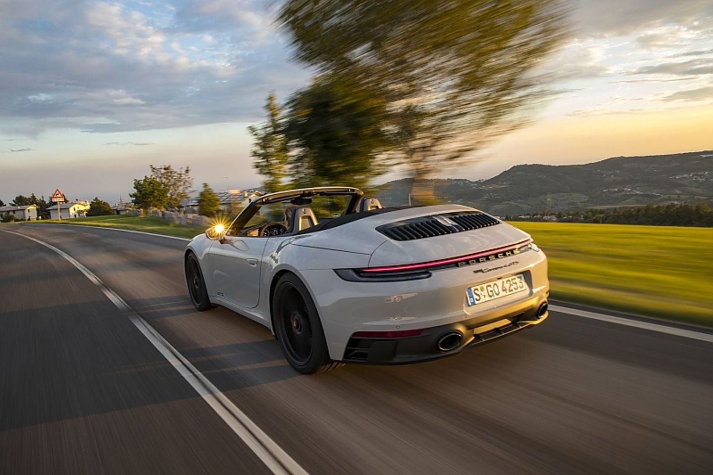 Porsche 911 Carrera 4 GTS Cabriolet