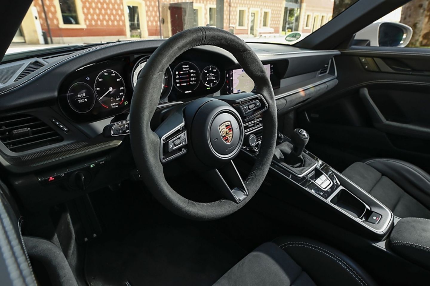 Porsche 911 Carrera 4 GTS Cabriolet